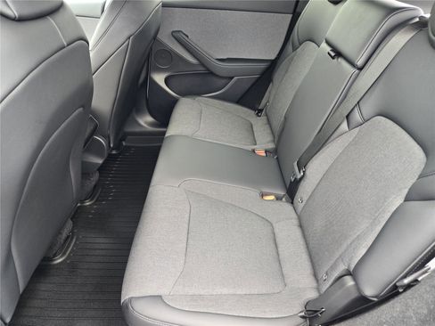 Used 2026 Tesla Model Y 2WD image 27