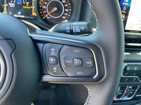 New 2026 Jeep Gladiator Sport AWD/4WD image 15