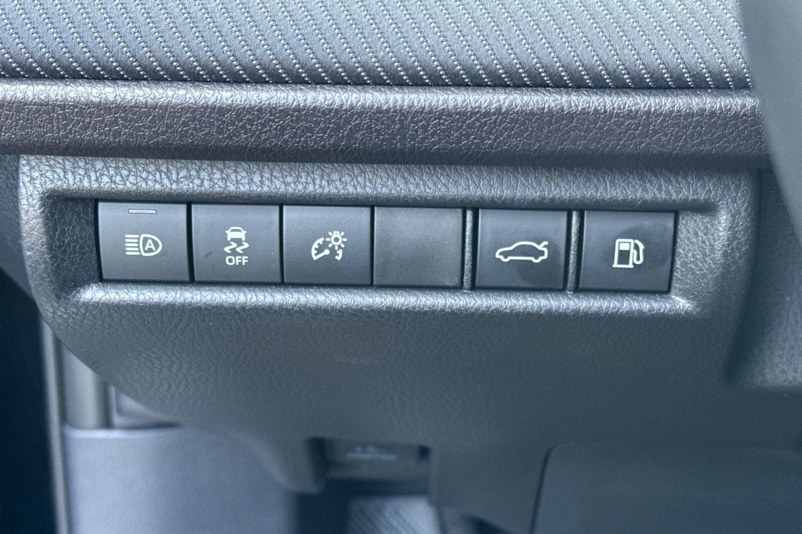 Used 2026 Toyota Camry SE w/ Convenience Package FWD image 32