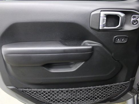 Used 2019 Jeep Wrangler Unlimited Rubicon image 14