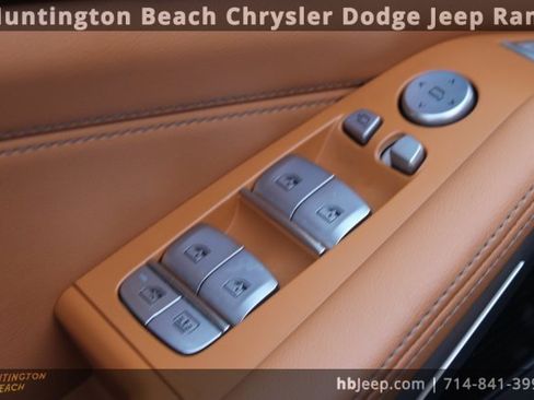 Used 2023 BMW X7 xDrive40i w/ M Sport Package image 11