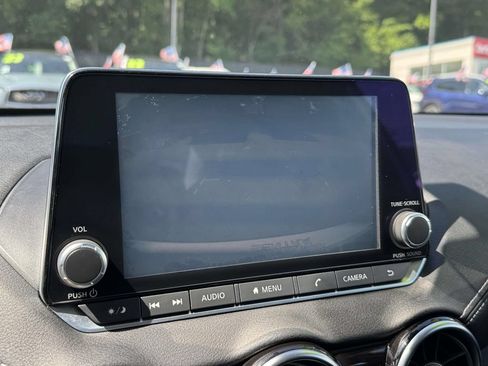 Used 2020 Nissan Sentra SV FWD image 17