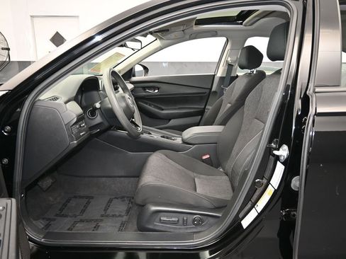 Used 2024 Honda Accord EX image 12