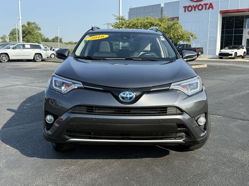 Used 2016 Toyota RAV4 Limited AWD/4WD image 3