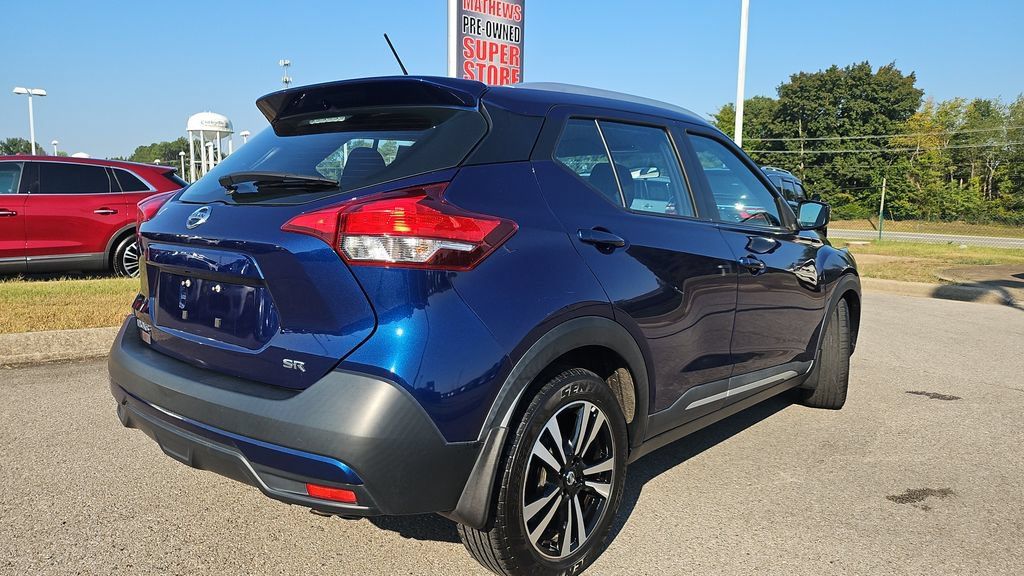 Used 2018 Nissan Kicks SR FWD image 14