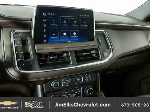 Certified 2022 Chevrolet Suburban Z71 w/ Off-Road Capability Package AWD/4WD image 12