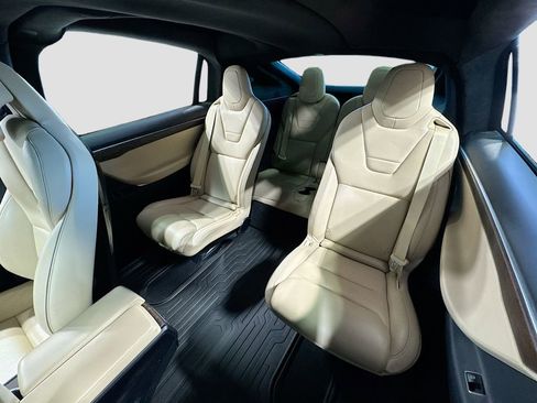 Used 2016 Tesla Model X Performance image 17