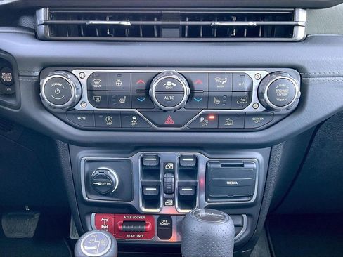 New 2026 Jeep Gladiator Mojave AWD/4WD image 17