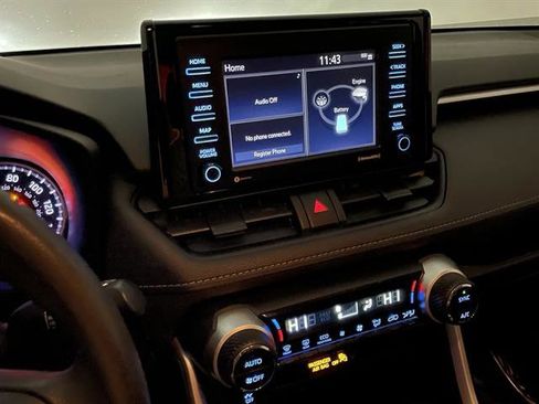 Used 2020 Toyota RAV4 LE w/ All Weather Liner Package image 17