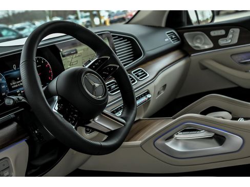 New 2026 Mercedes-Benz GLS 450 4MATIC image 10