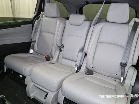 Used 2024 Honda Odyssey EX-L image 12
