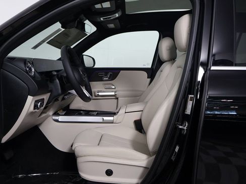 New 2026 Mercedes-Benz GLB 250 image 5