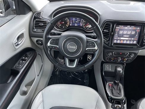 Used 2020 Jeep Compass Limited image 10