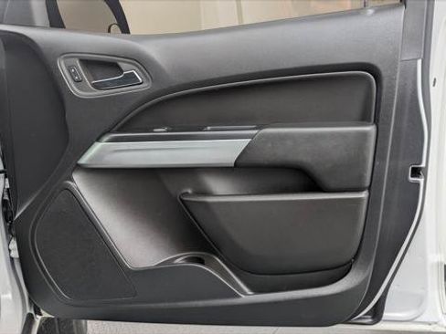 Used 2022 Chevrolet Colorado LT w/ Fleet Safety Package RWD image 19