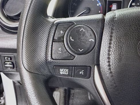 Used 2017 Toyota RAV4 LE FWD image 14