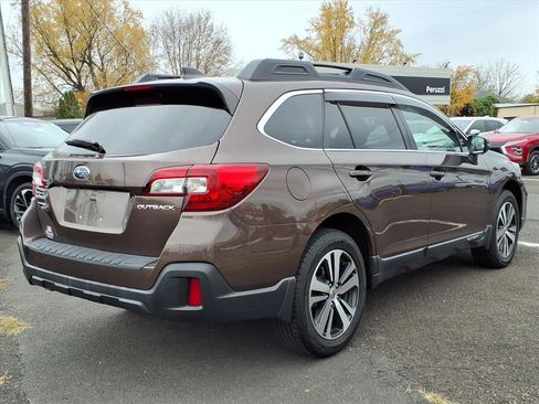 Used 2019 Subaru Outback 2.5i Limited w/ Popular Package #2 image 3