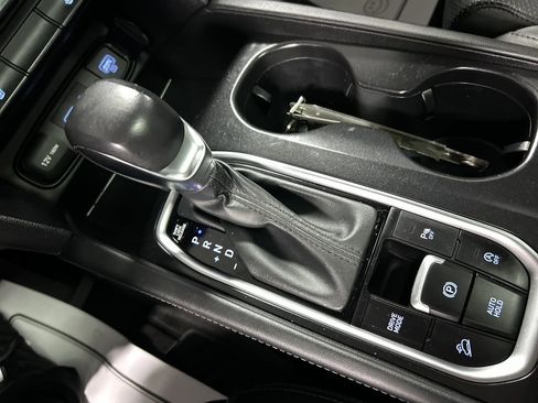 Used 2019 Hyundai Santa Fe Limited AWD/4WD image 18
