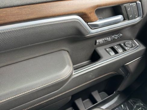 Certified 2022 Chevrolet Silverado 1500 High Country w/ Technology Package image 29