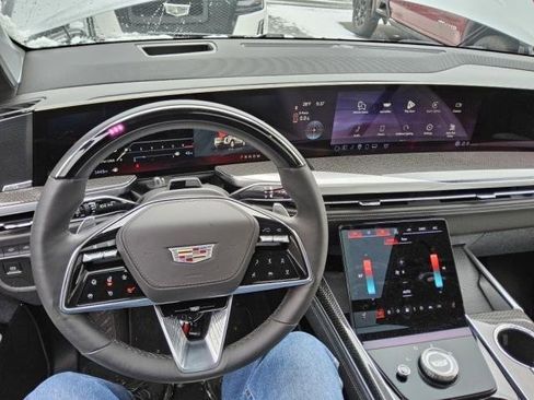 Used 2025 Cadillac Escalade V image 7