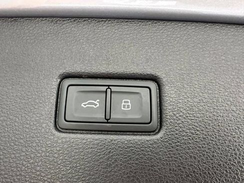 Certified 2023 Audi Q5 2.0T Premium Plus w/ Premium Plus Package AWD/4WD image 11