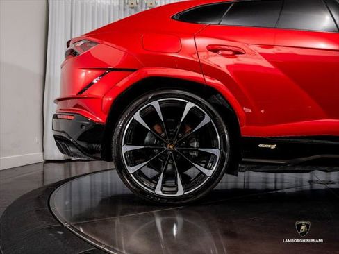 Used 2024 Lamborghini Urus S AWD/4WD image 16