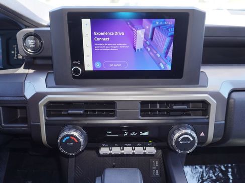 Certified 2025 Toyota Tacoma SR5 AWD/4WD image 16