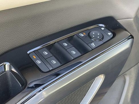 Certified 2023 Nissan Pathfinder SL image 16