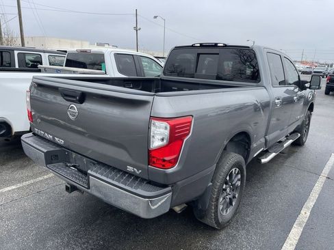 Used 2017 Nissan Titan SV image 13