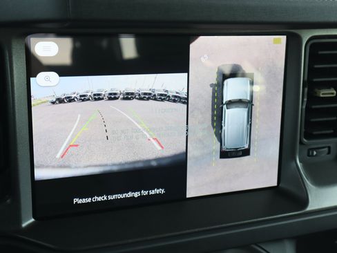 New 2025 Ford Bronco Badlands image 25