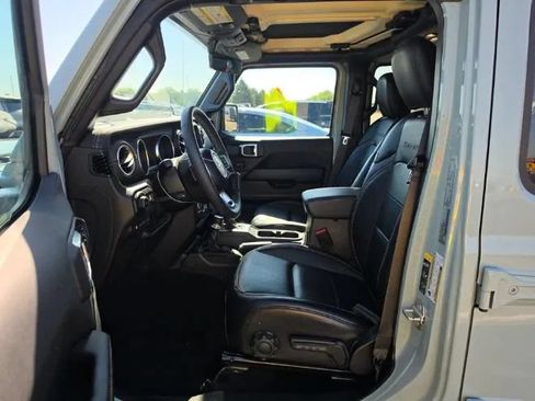 Used 2023 Jeep Wrangler Unlimited Sahara w/ Cold Weather Group AWD/4WD image 7