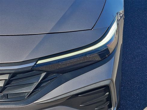 Used 2024 Hyundai Elantra SEL image 9