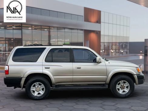 Used 2002 Toyota 4Runner SR5 AWD/4WD image 5