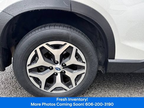 Used 2023 Subaru Forester Premium AWD/4WD image 5