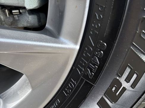 Used 2025 Toyota Sienna LE FWD image 34