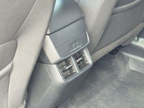 Used 2025 Chevrolet Equinox LT FWD image 24