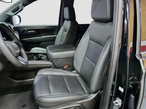 Used 2025 Chevrolet Tahoe Z71 w/ Z71 Off-Road Package AWD/4WD image 22
