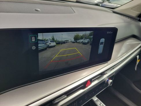 Used 2025 Kia Sorento S FWD image 22