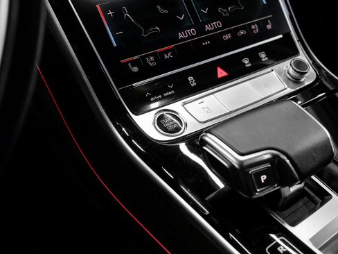 Used 2022 Audi A8 L 3.0T w/ Luxury Package image 30