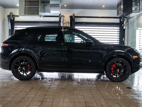New 2026 Porsche Cayenne S image 9