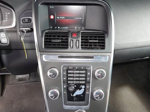 Used 2015 Volvo XC60 T5 AWD/4WD image 14