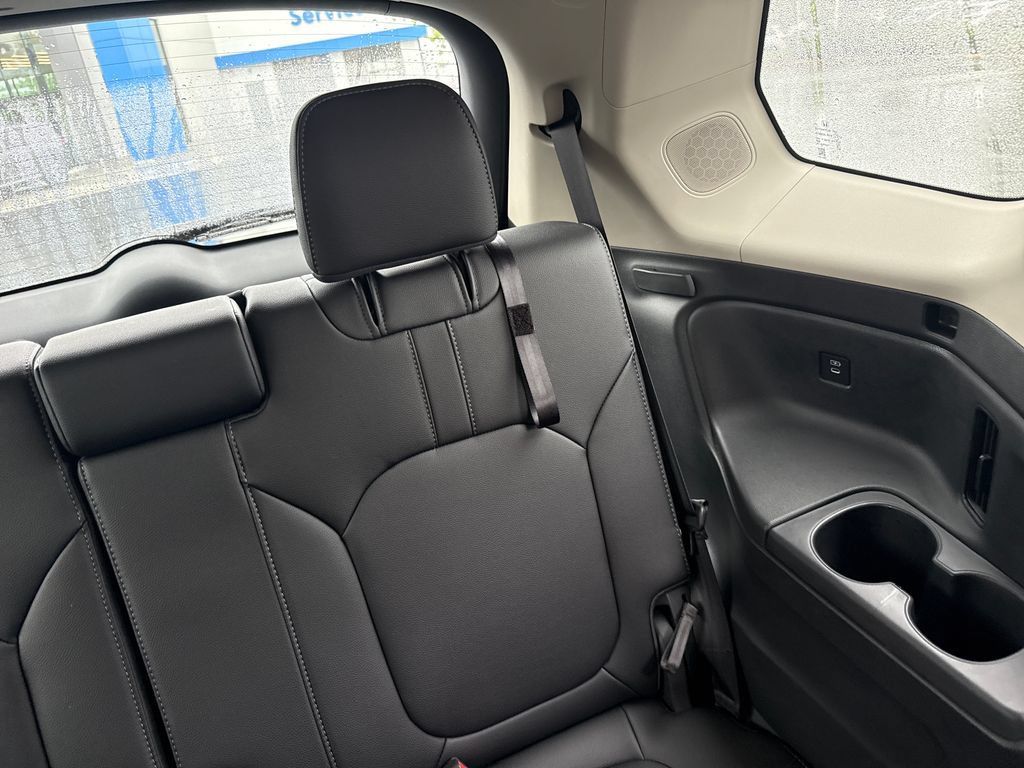 Certified 2026 Honda Pilot Touring image 25