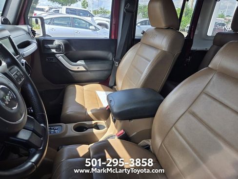 Used 2012 Jeep Wrangler Unlimited Rubicon w/ Connectivity Group AWD/4WD image 6