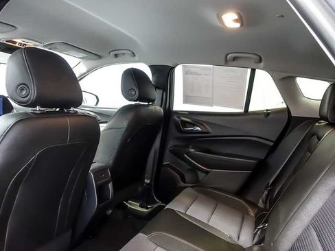 Certified 2025 Chevrolet Trax LT FWD image 15