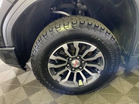 Used 2019 GMC Sierra 1500 AT4 w/ AT4 Premium Package AWD/4WD image 9