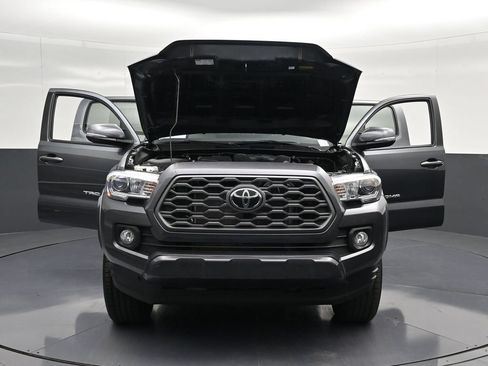 Used 2022 Toyota Tacoma TRD Sport w/ Technology Package RWD image 39