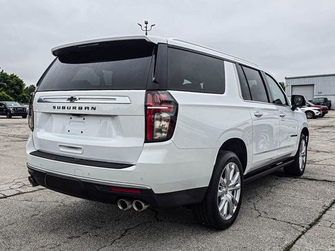 Used 2022 Chevrolet Suburban High Country w/ Max Trailering Package AWD/4WD image 6