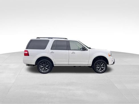 Used 2017 Ford Expedition Limited w/ Equipment Group 301A AWD/4WD image 6