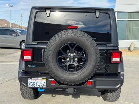Used 2024 Jeep Wrangler Unlimited AWD/4WD image 7