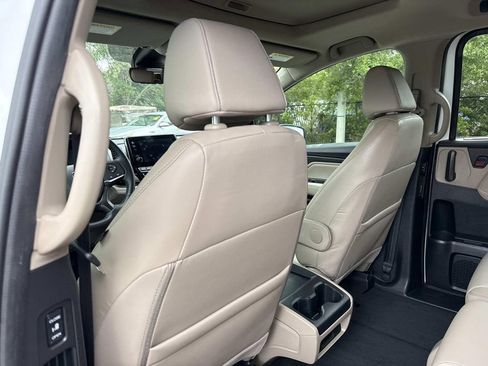 Used 2024 Honda Odyssey EX-L image 13