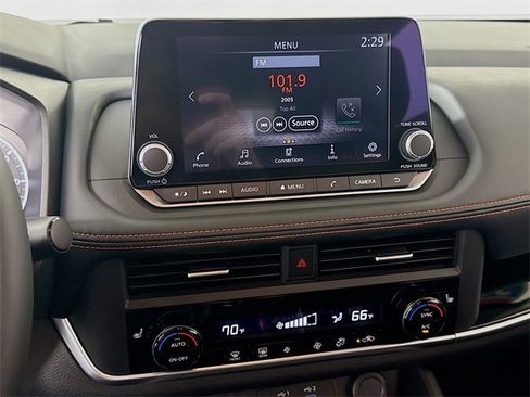 Certified 2025 Nissan Rogue SV image 20